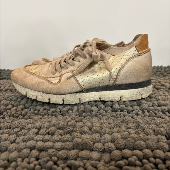 OTBT Shoes - OTBT Women’s Snowbird Leather Sneakers